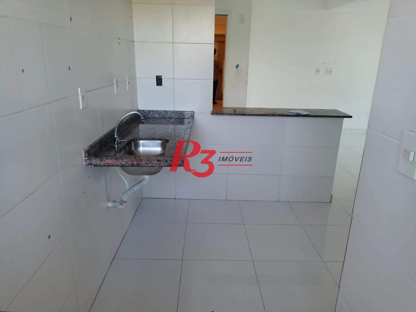 Apartamento com 2 dormitórios à venda, 70 m² por R$ 320.000,00 - Vila Paulista - Cubatão/SP
