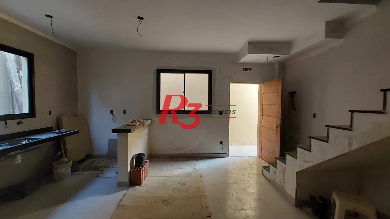 Sobrado com 2 dormitórios à venda, 80 m² por R$ 700.000,00 - Marapé - Santos/SP
