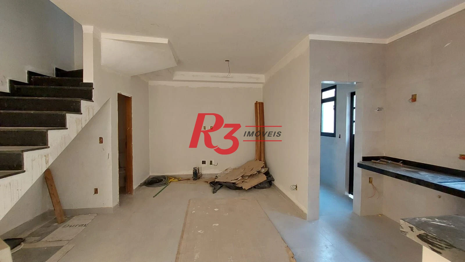 Sobrado com 2 dormitórios à venda, 80 m² por R$ 700.000,00 - Marapé - Santos/SP