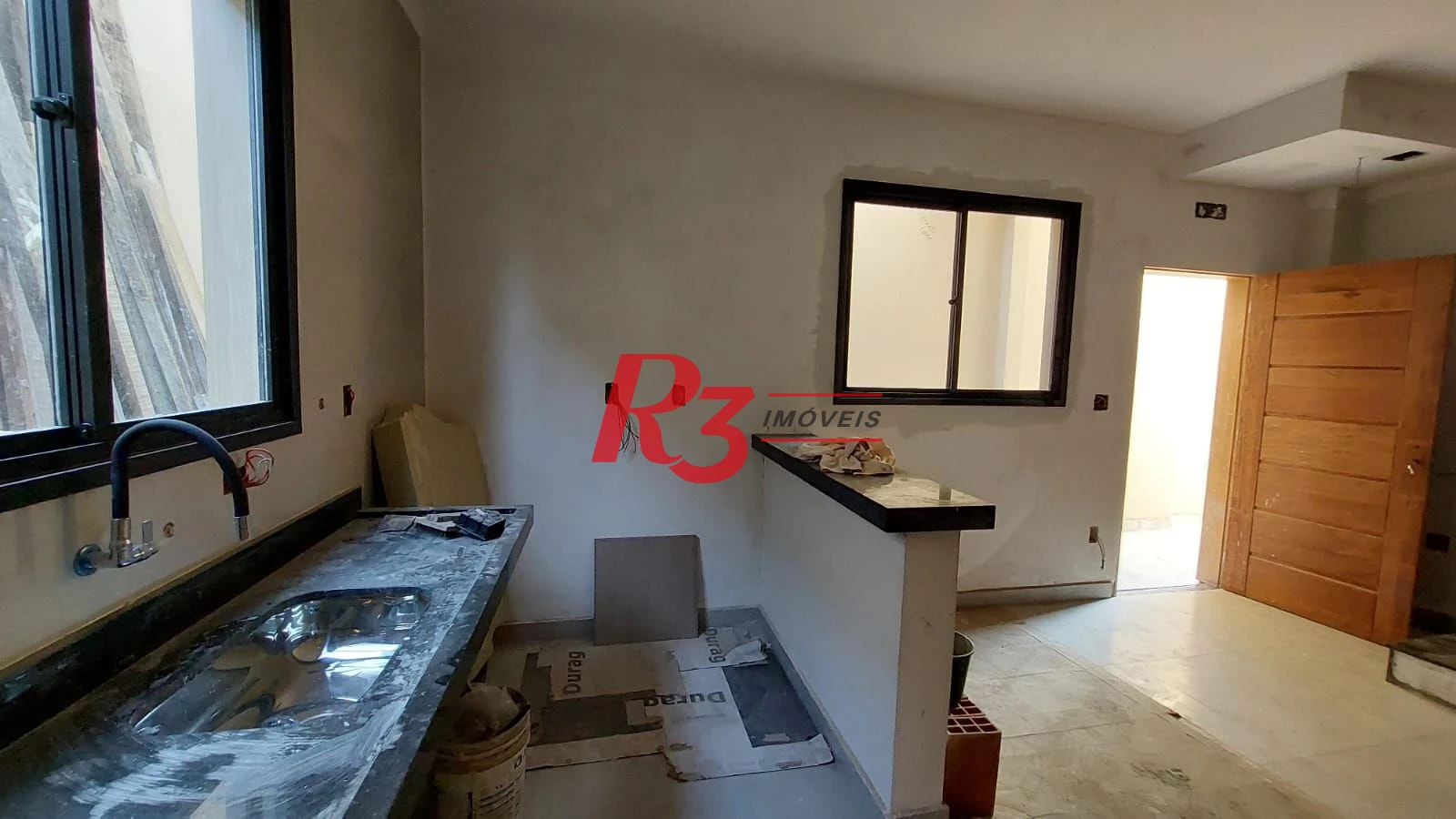 Sobrado com 2 dormitórios à venda, 80 m² por R$ 700.000,00 - Marapé - Santos/SP