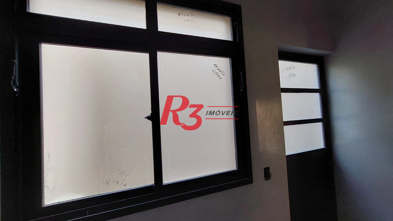 Sobrado com 2 dormitórios à venda, 80 m² por R$ 700.000,00 - Marapé - Santos/SP