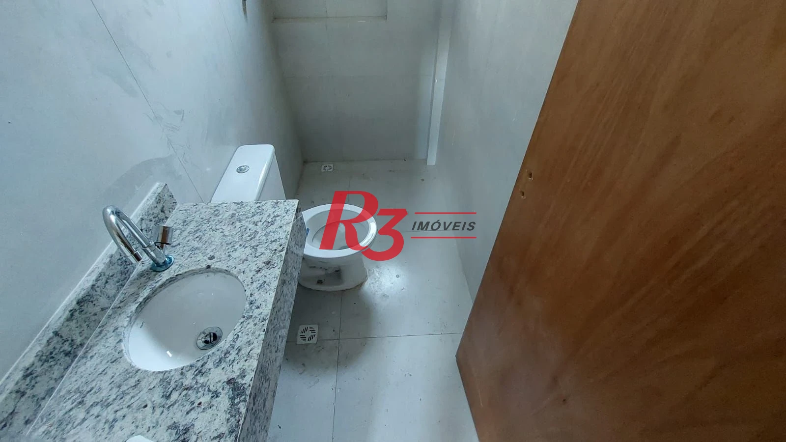 Sobrado com 2 dormitórios à venda, 80 m² por R$ 700.000,00 - Marapé - Santos/SP