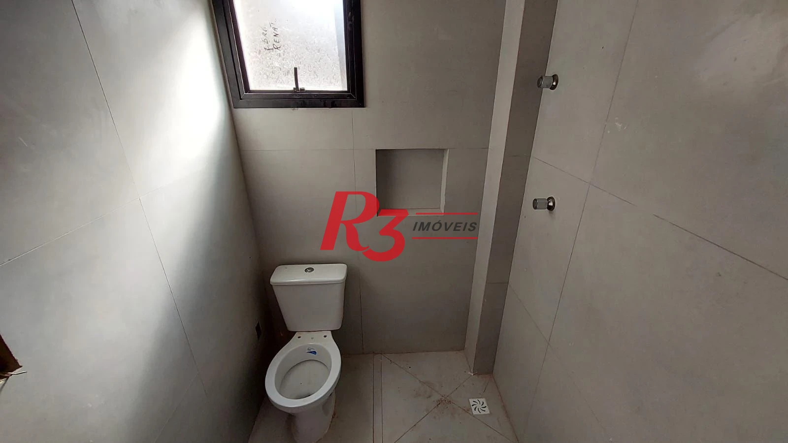 Sobrado com 2 dormitórios à venda, 80 m² por R$ 700.000,00 - Marapé - Santos/SP