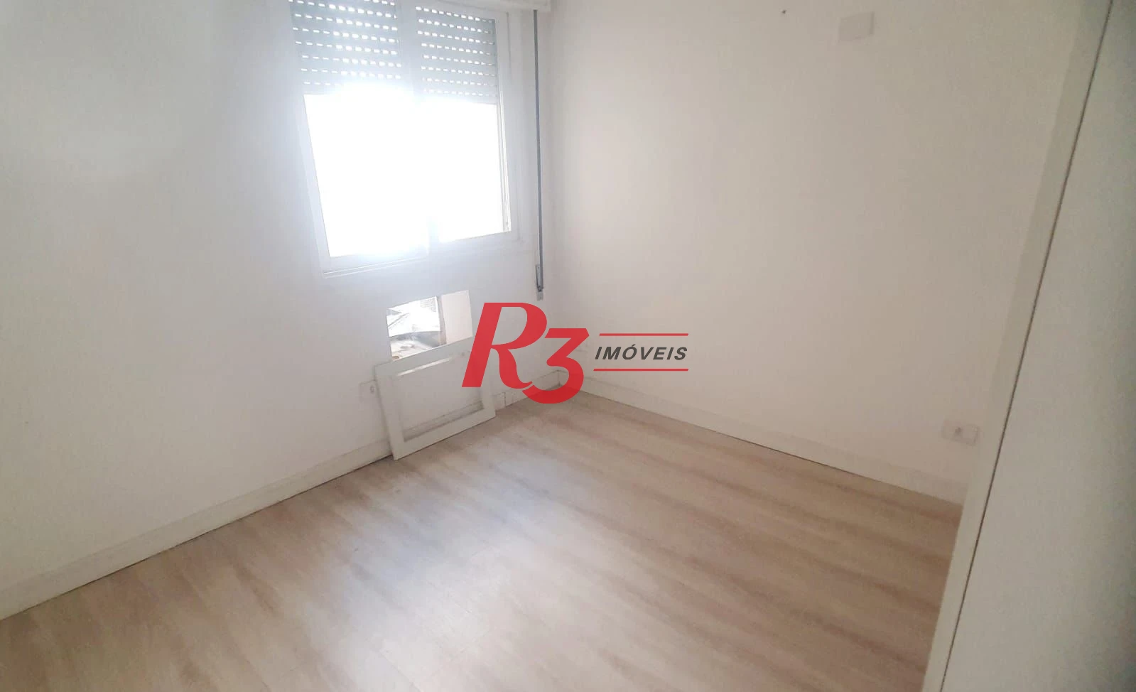Apartamento com 3 dormitórios à venda, 120 m² por R$ 670.000,00 - Gonzaga - Santos/SP