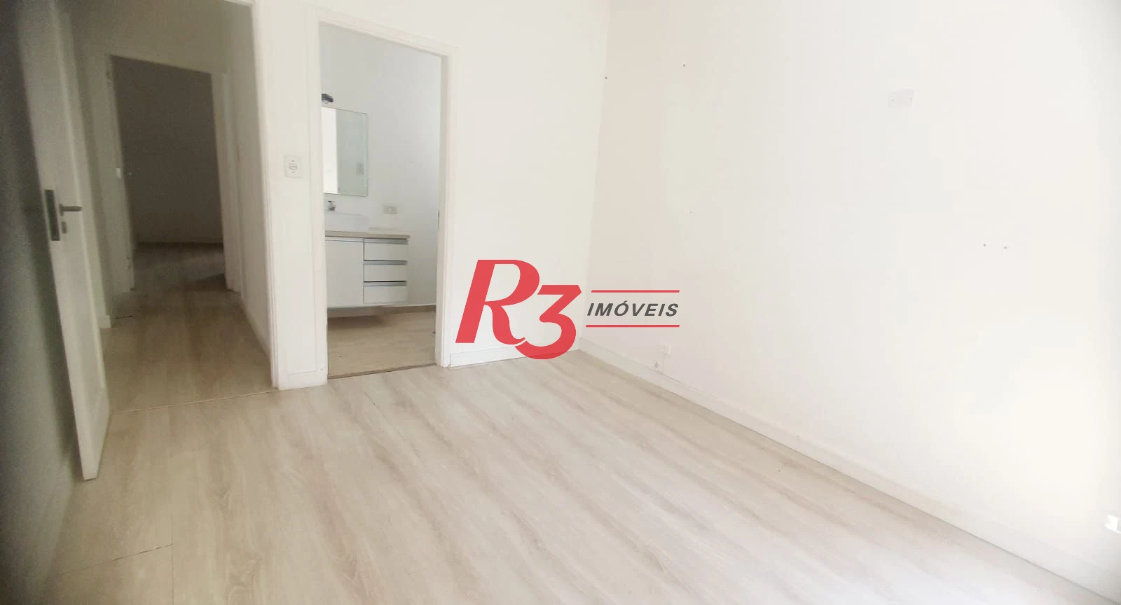 Apartamento com 3 dormitórios à venda, 120 m² por R$ 670.000,00 - Gonzaga - Santos/SP