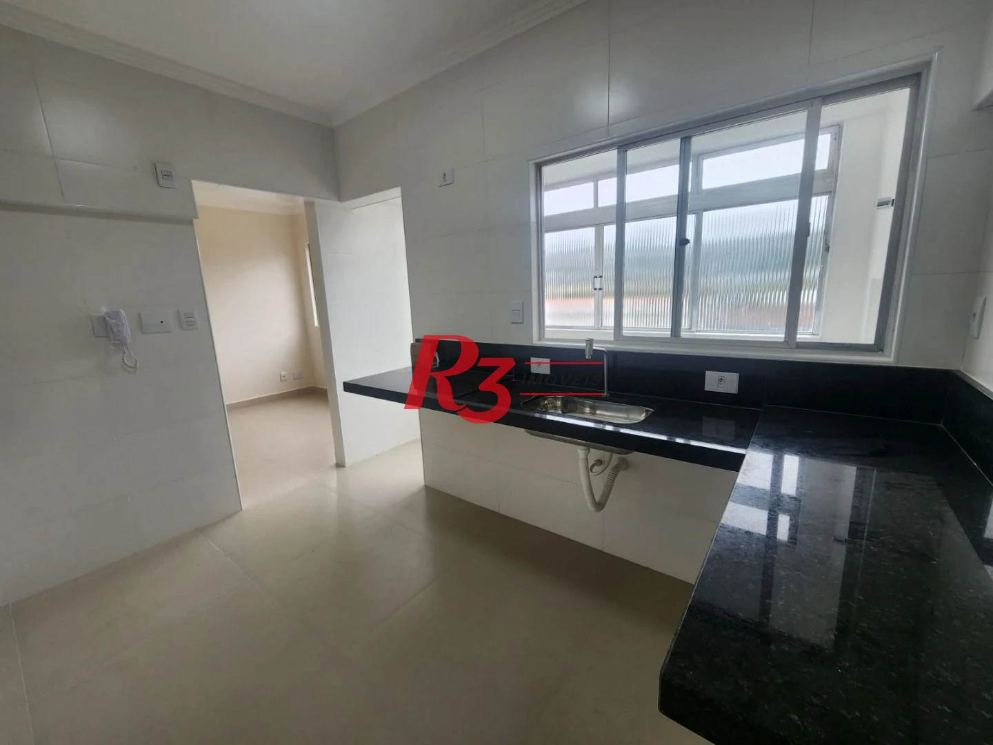 R3 vende!! Oportunidade à venda na Vila Mathias, 49 m², 1 quarto, 1 vaga, condição especial!!