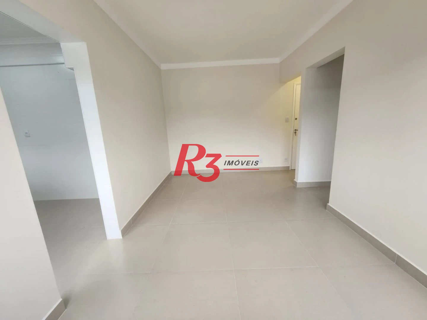 R3 vende!! Oportunidade à venda na Vila Mathias, 49 m², 1 quarto, 1 vaga, condição especial!!
