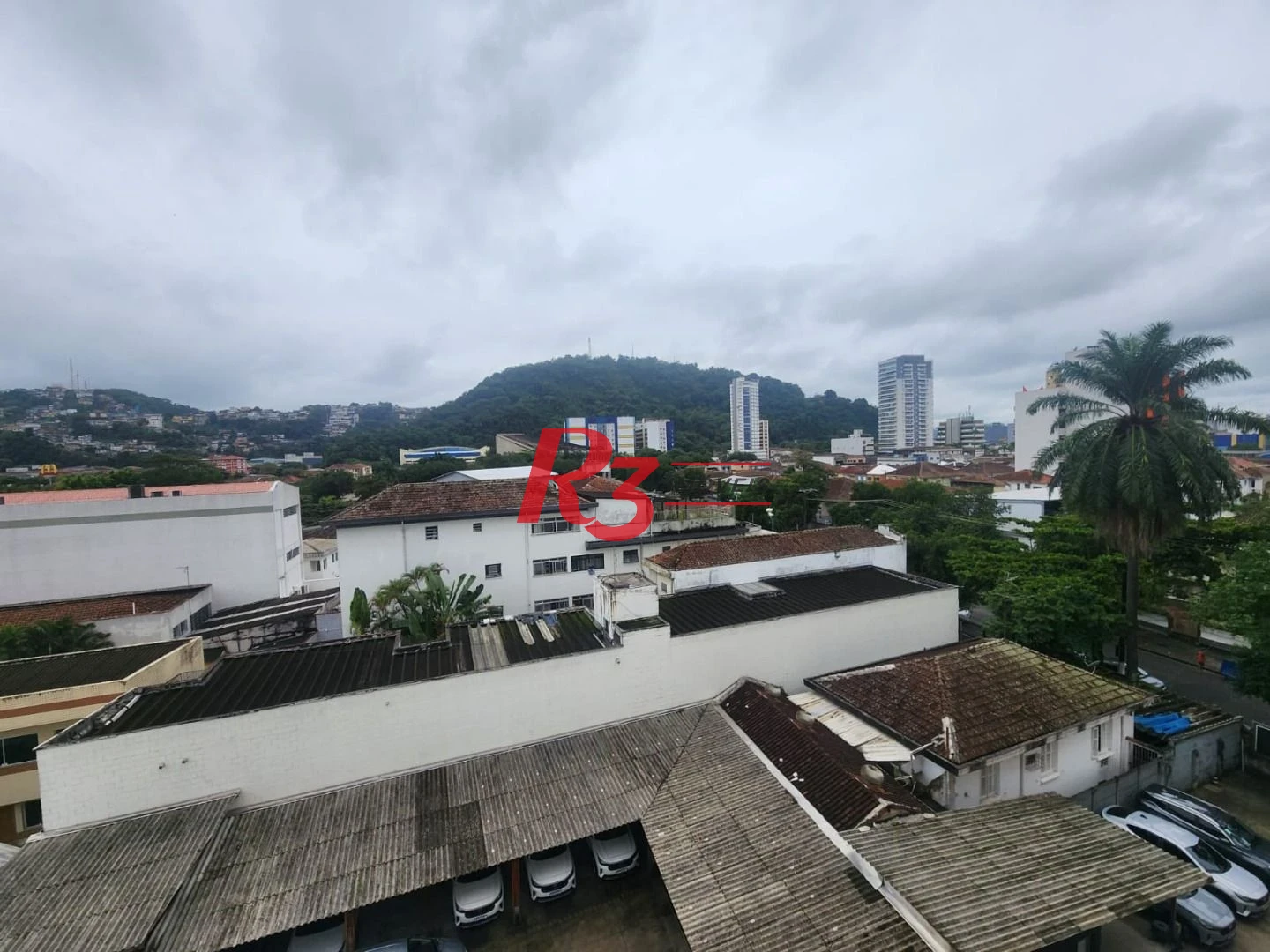 R3 vende!! Oportunidade à venda na Vila Mathias, 49 m², 1 quarto, 1 vaga, condição especial!!