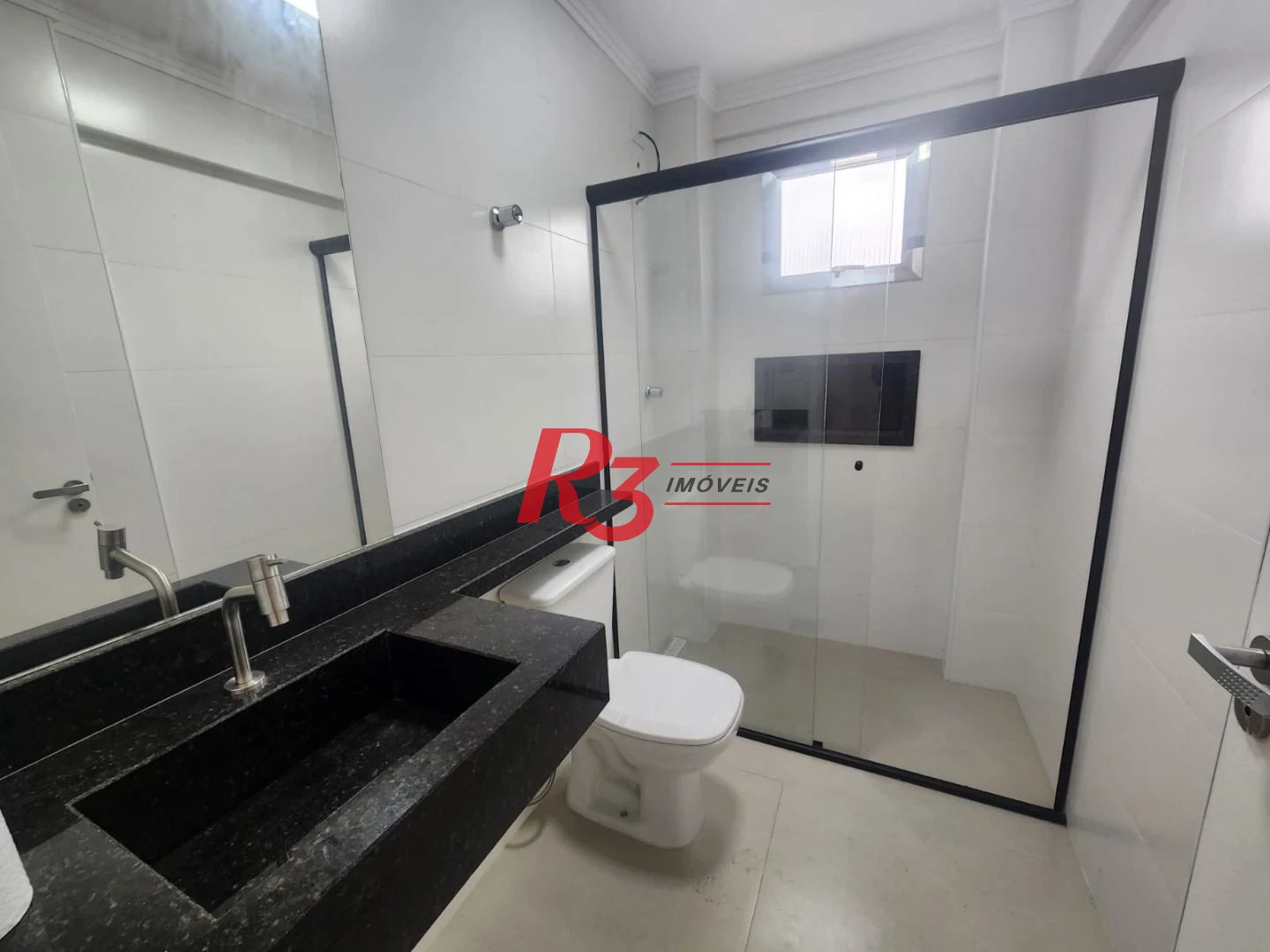 R3 vende!! Oportunidade à venda na Vila Mathias, 49 m², 1 quarto, 1 vaga, condição especial!!