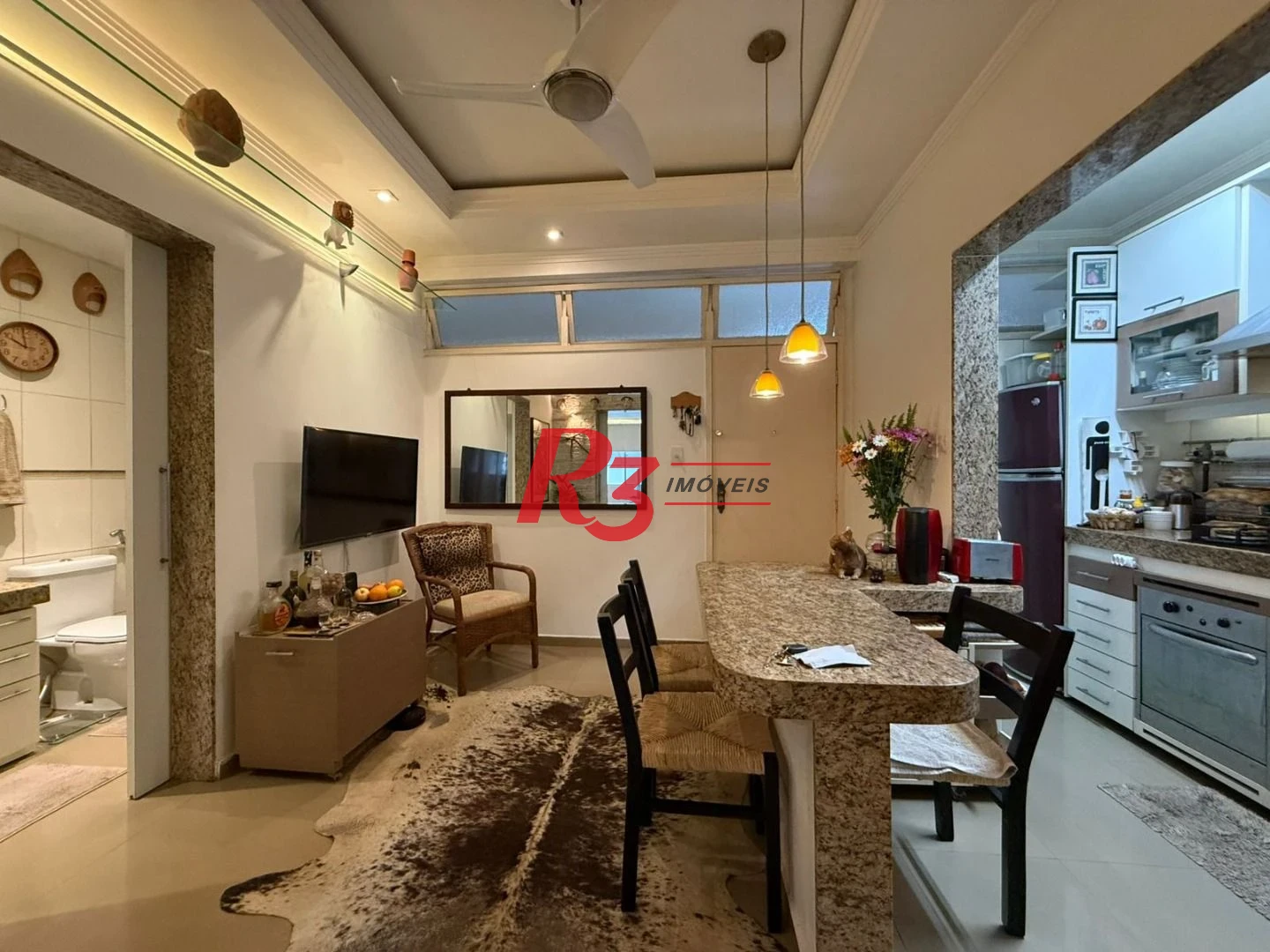 Apartamento com 2 dormitórios à venda, 55 m² por R$ 435.000,00 - José Menino - Santos/SP