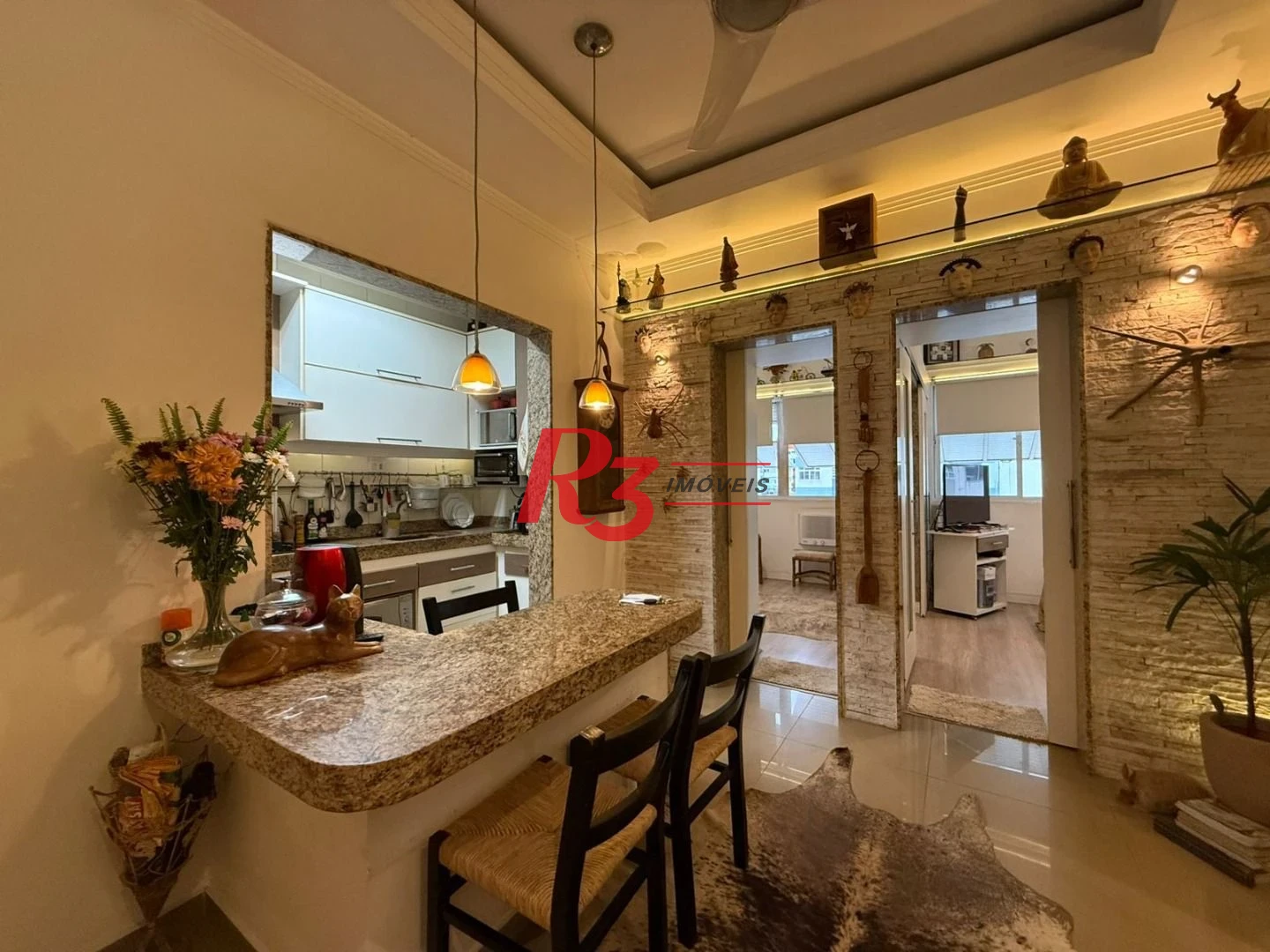Apartamento com 2 dormitórios à venda, 55 m² por R$ 435.000,00 - José Menino - Santos/SP
