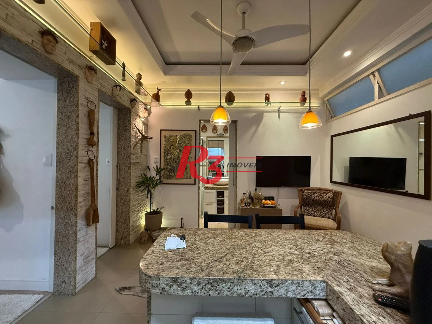 Apartamento com 2 dormitórios à venda, 55 m² por R$ 435.000,00 - José Menino - Santos/SP