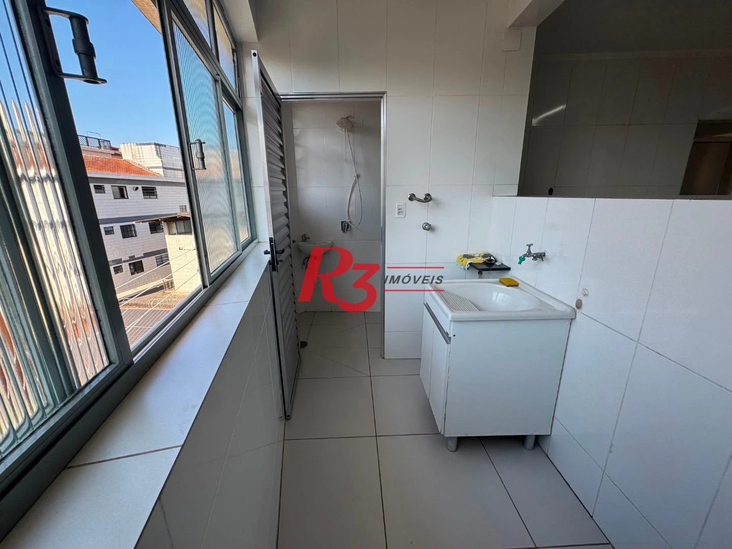 Apartamento com 3 dormitórios para alugar, 100 m² por R$ 3.500,00/mês - Embaré - Santos/SP