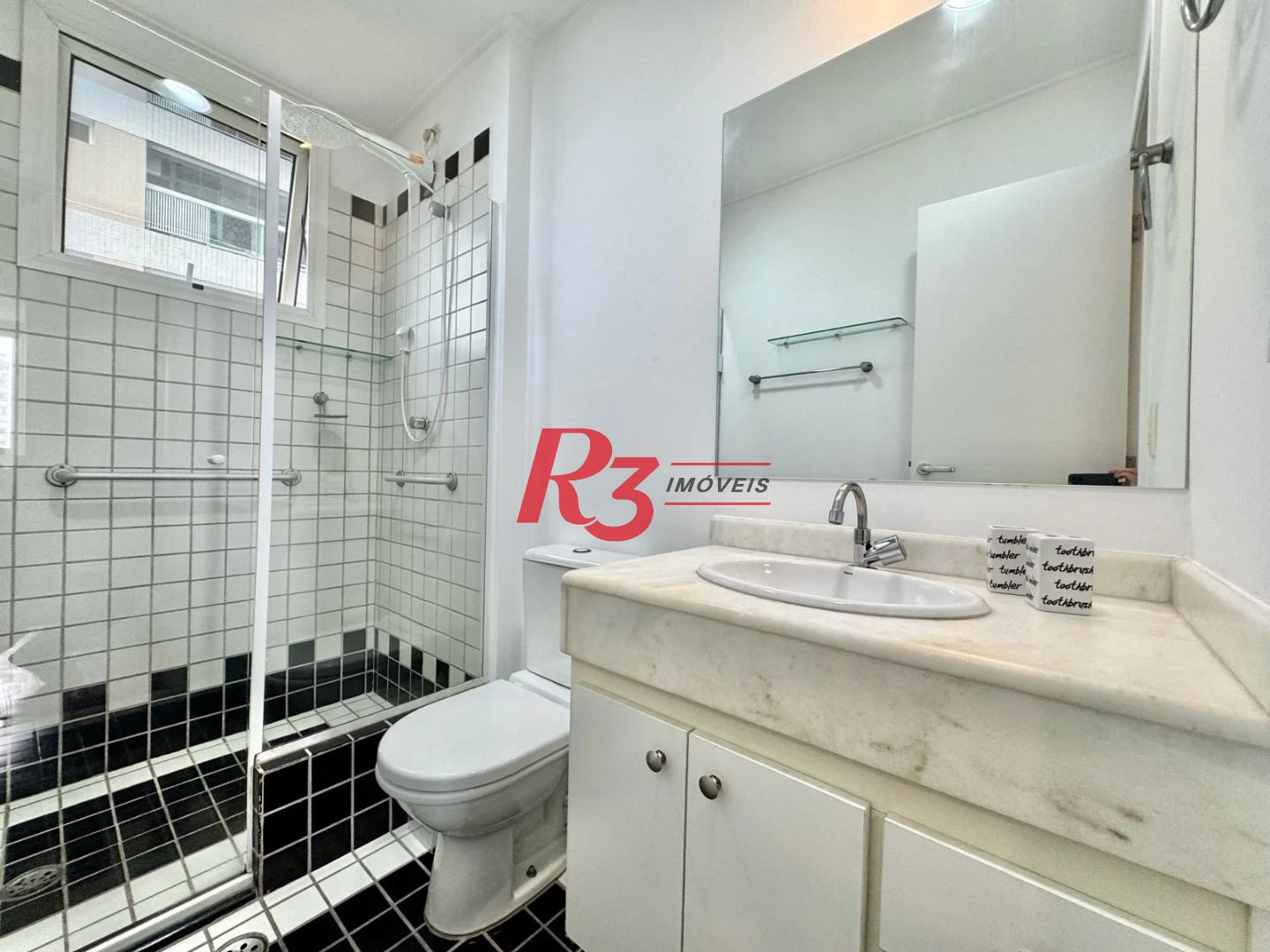 Apartamento com 1 dormitório à venda, 69 m² por R$ 650.000,00 - Gonzaga - Santos/SP