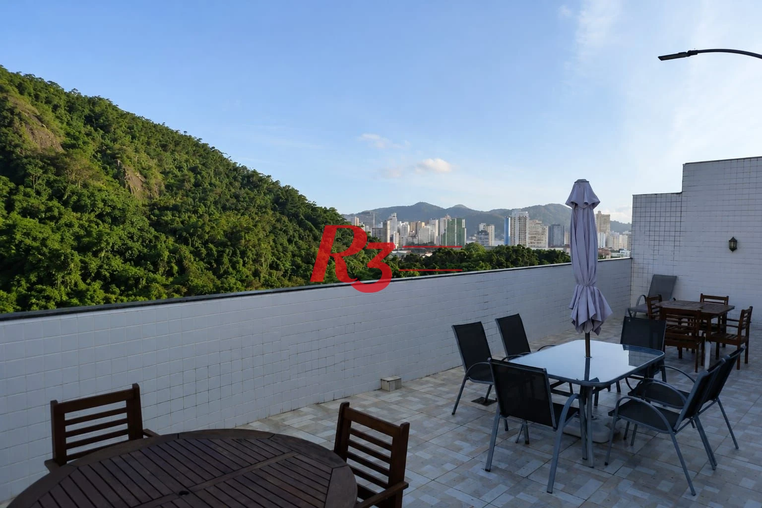 Apartamento com 2 dormitórios para alugar, 59 m² por R$ 3.200,00/mês - Vila Voturuá - São Vicente/SP