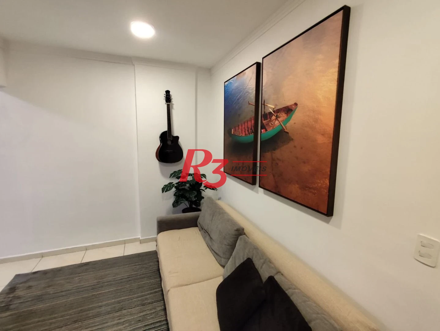 Apartamento com 2 dormitórios para alugar, 59 m² por R$ 3.200,00/mês - Vila Voturuá - São Vicente/SP