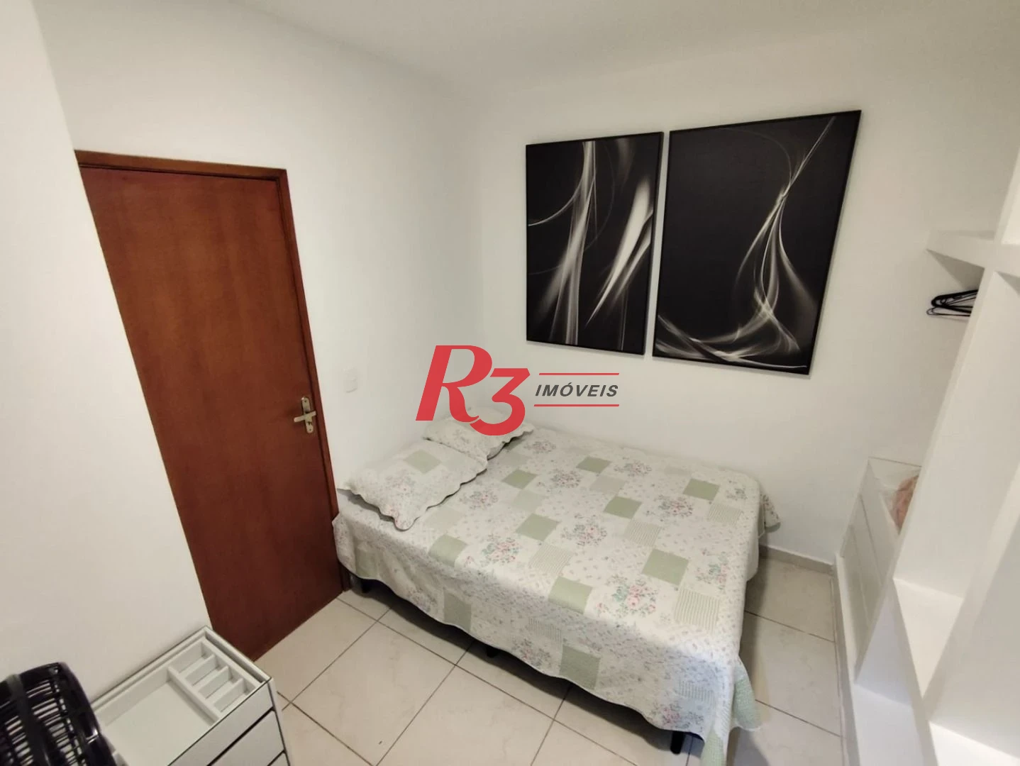 Apartamento com 2 dormitórios para alugar, 59 m² por R$ 3.200,00/mês - Vila Voturuá - São Vicente/SP
