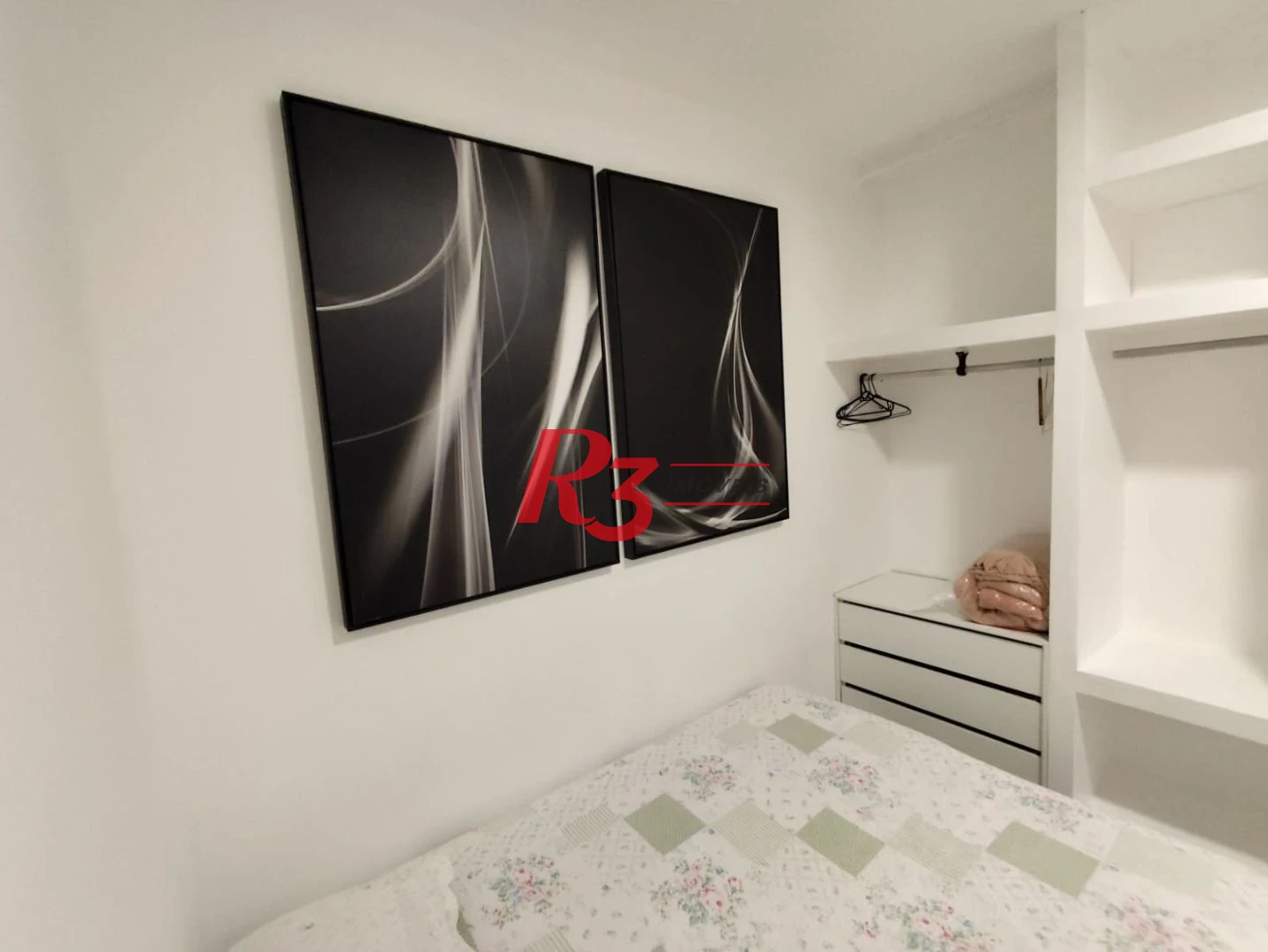 Apartamento com 2 dormitórios para alugar, 59 m² por R$ 3.200,00/mês - Vila Voturuá - São Vicente/SP