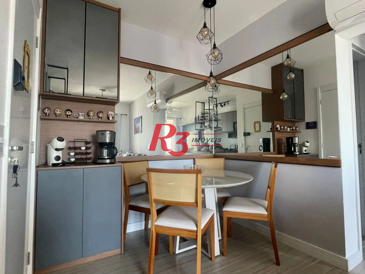 Apartamento com 2 dormitórios para alugar, 63 m² por R$ 5.600,00/mês - Marapé - Santos/SP