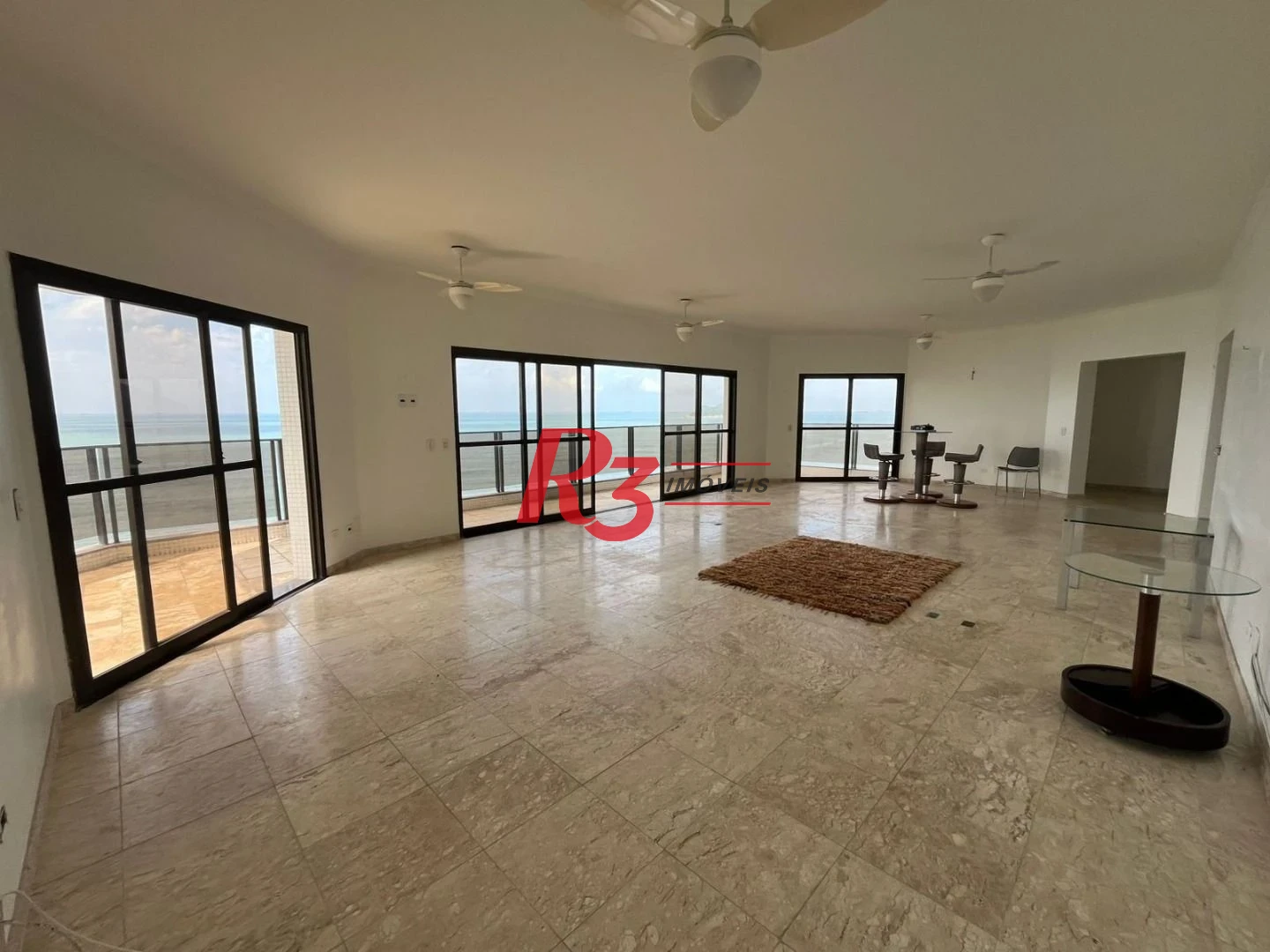 Apartamento com 4 dormitórios à venda, 187 m² por R$ 2.600.000,00 - Jardim Astúrias - Guarujá/SP