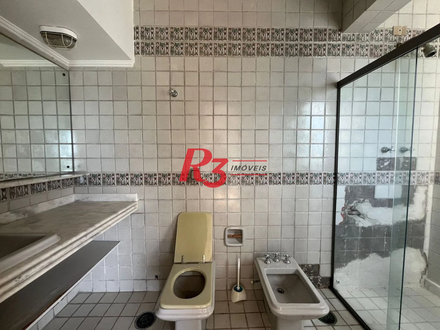 Apartamento com 4 dormitórios à venda, 187 m² por R$ 2.600.000,00 - Jardim Astúrias - Guarujá/SP