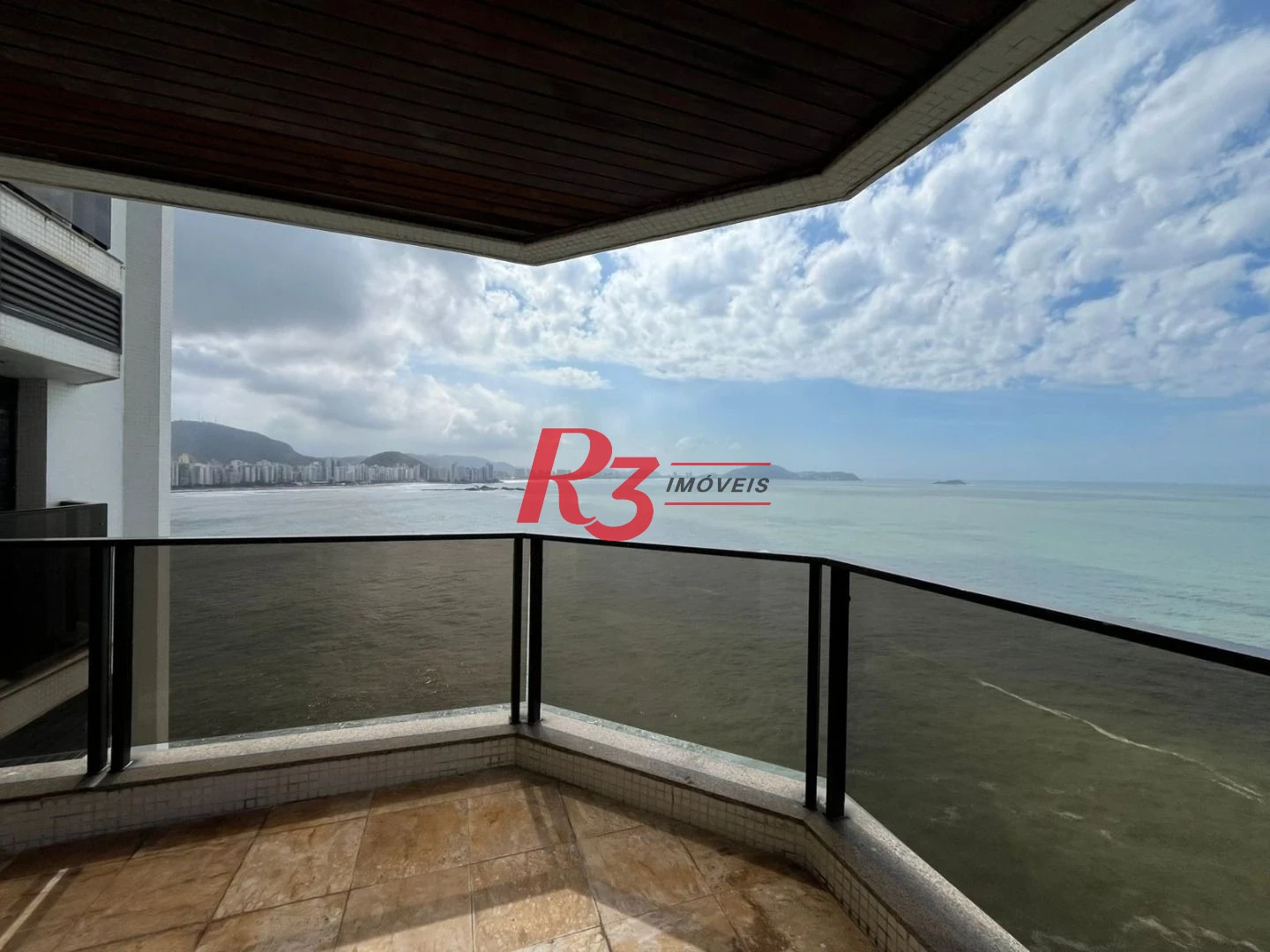 Apartamento com 4 dormitórios à venda, 187 m² por R$ 2.600.000,00 - Jardim Astúrias - Guarujá/SP