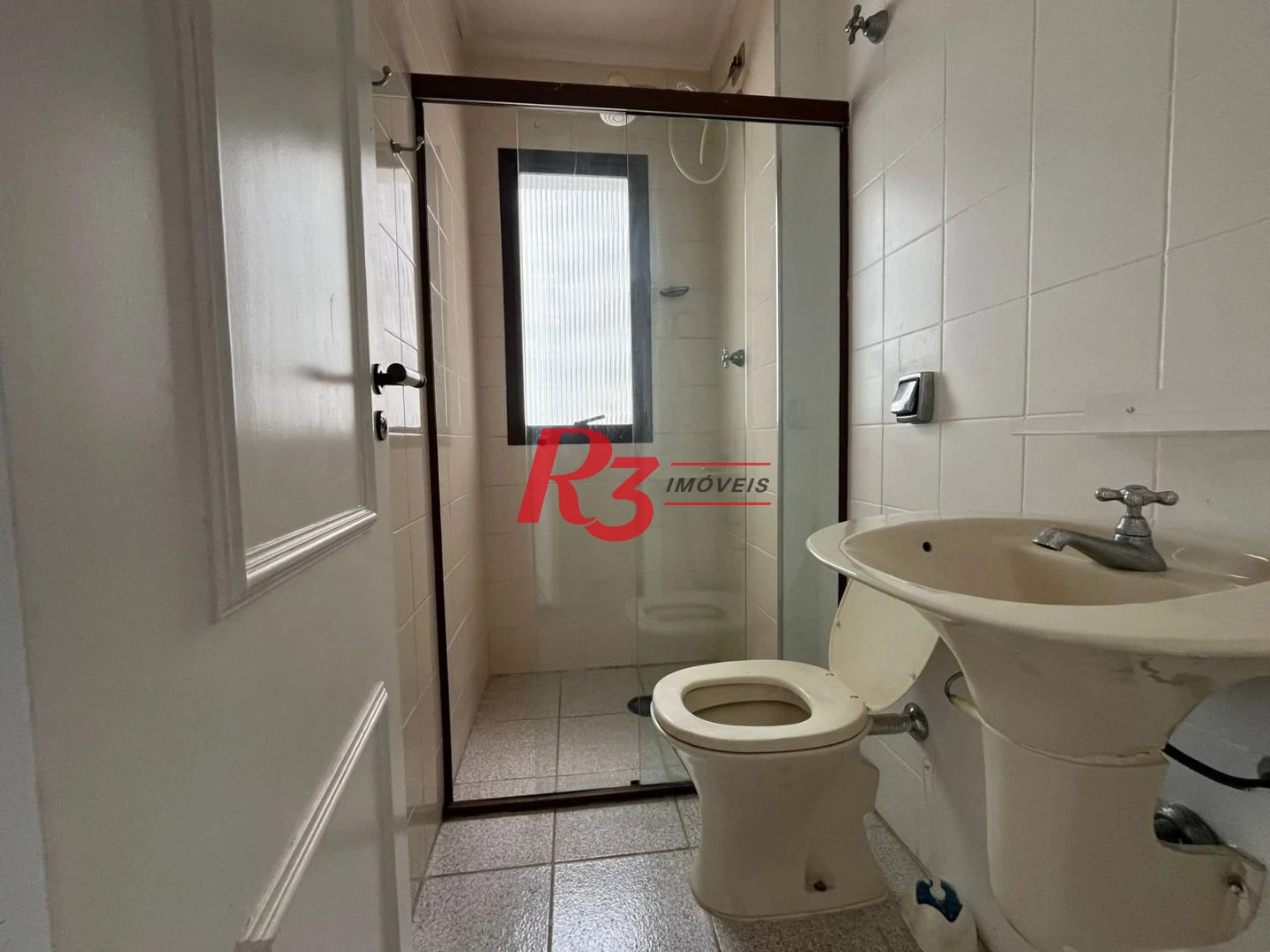 Apartamento com 4 dormitórios à venda, 187 m² por R$ 2.600.000,00 - Jardim Astúrias - Guarujá/SP