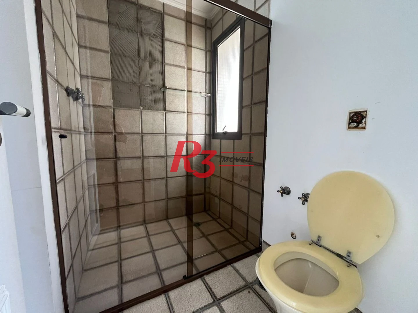 Apartamento com 4 dormitórios à venda, 187 m² por R$ 2.600.000,00 - Jardim Astúrias - Guarujá/SP