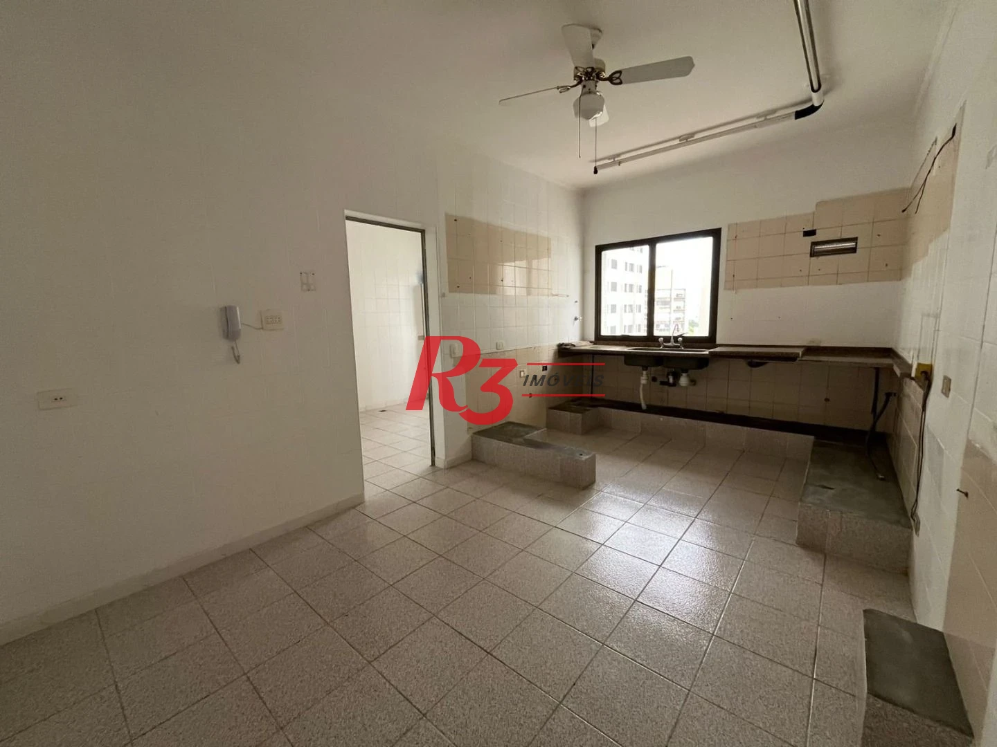 Apartamento com 4 dormitórios à venda, 187 m² por R$ 2.600.000,00 - Jardim Astúrias - Guarujá/SP