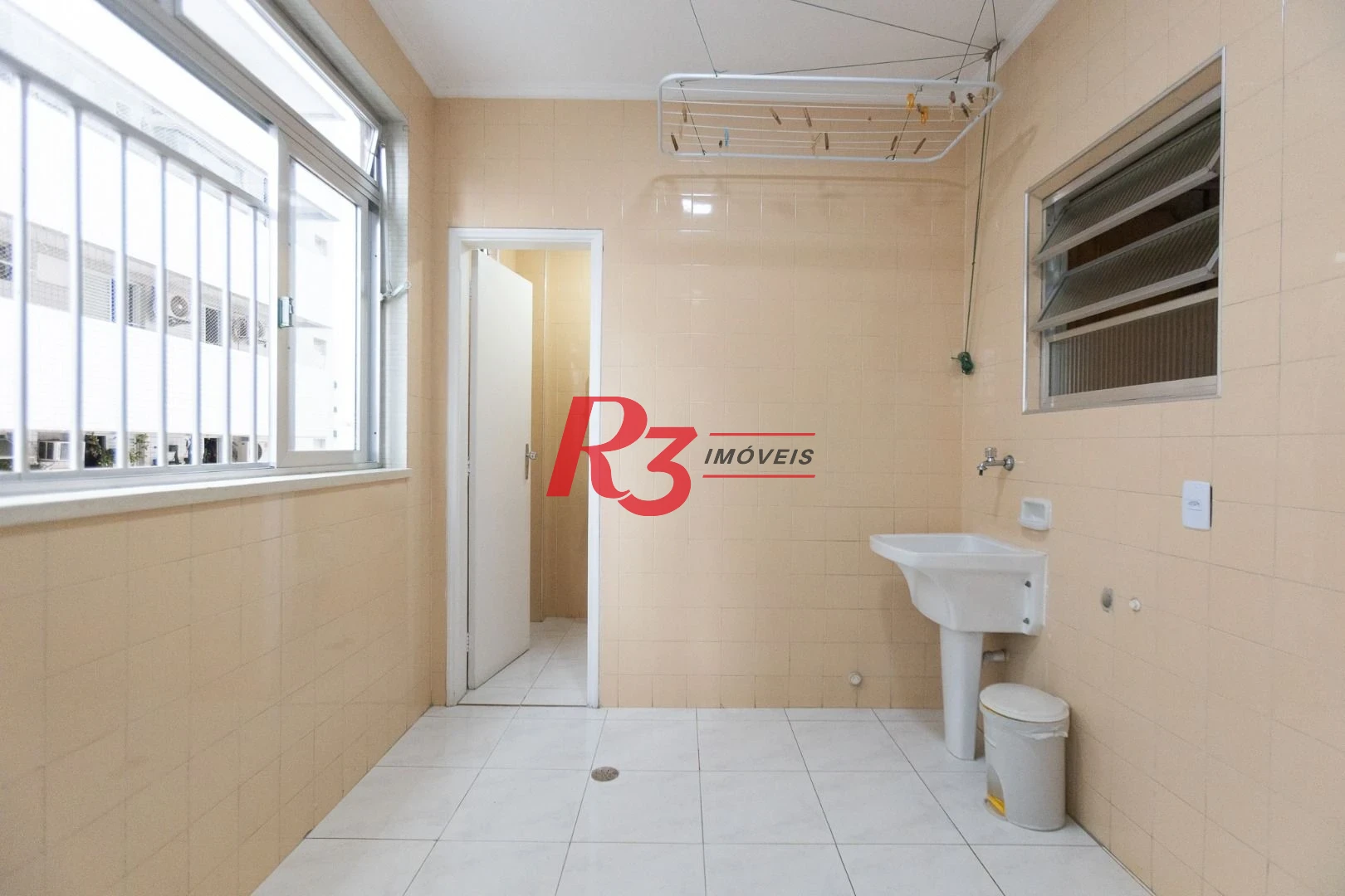 Apartamento com 3 dormitórios para alugar, 121 m² por R$ 5.600,00/mês - Gonzaga - Santos/SP