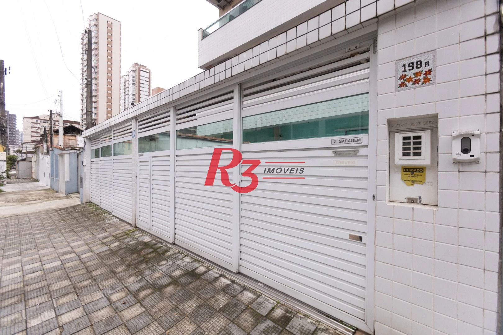 Casa com 3 dormitórios à venda, 200 m² por R$ 1.850.000,00 - Campo Grande - Santos/SP