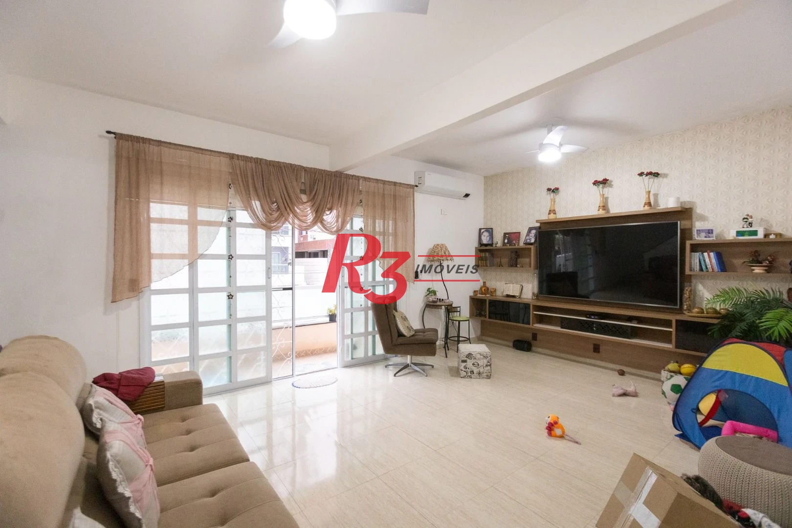 Casa com 3 dormitórios à venda, 200 m² por R$ 1.850.000,00 - Campo Grande - Santos/SP