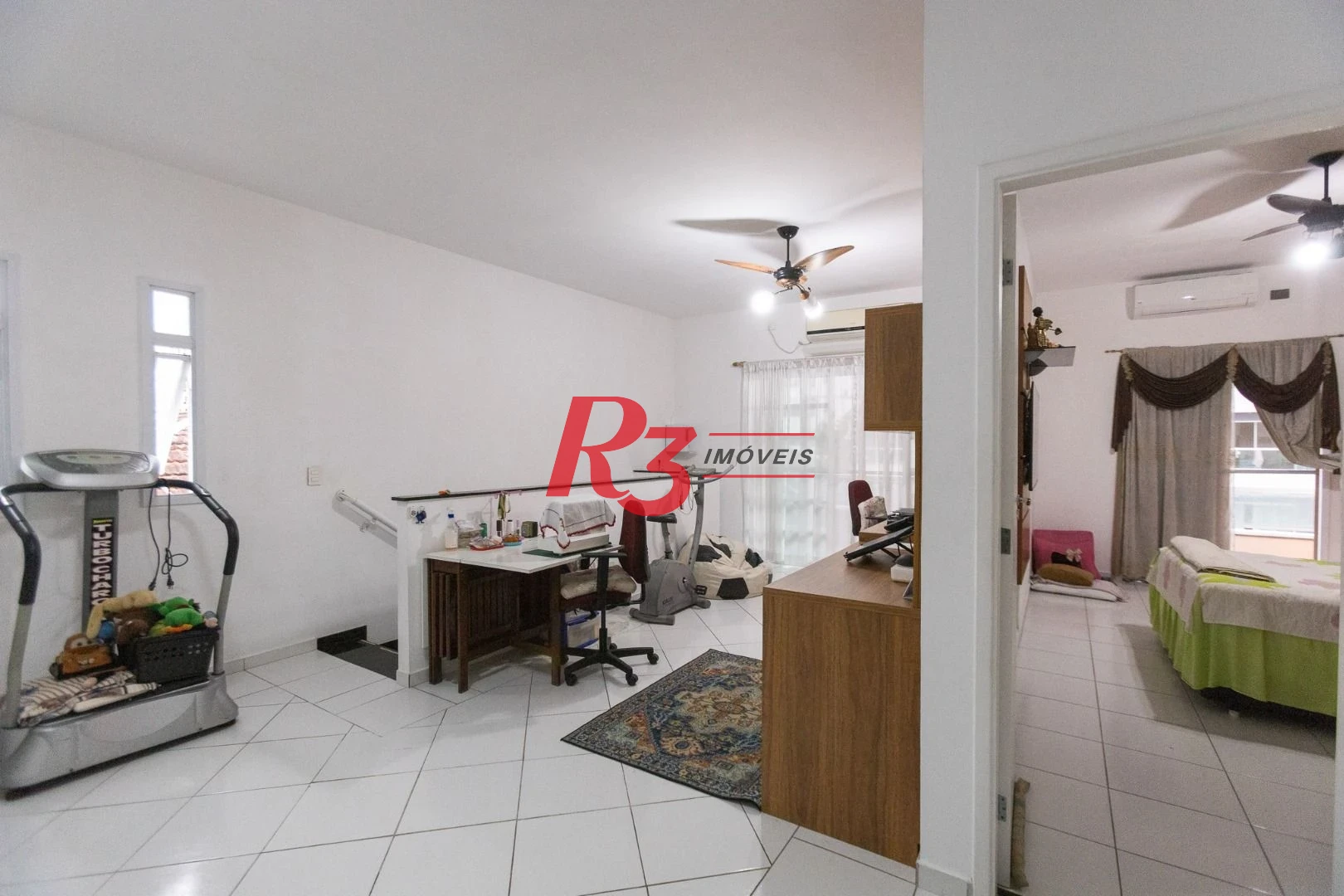 Casa com 3 dormitórios à venda, 200 m² por R$ 1.850.000,00 - Campo Grande - Santos/SP