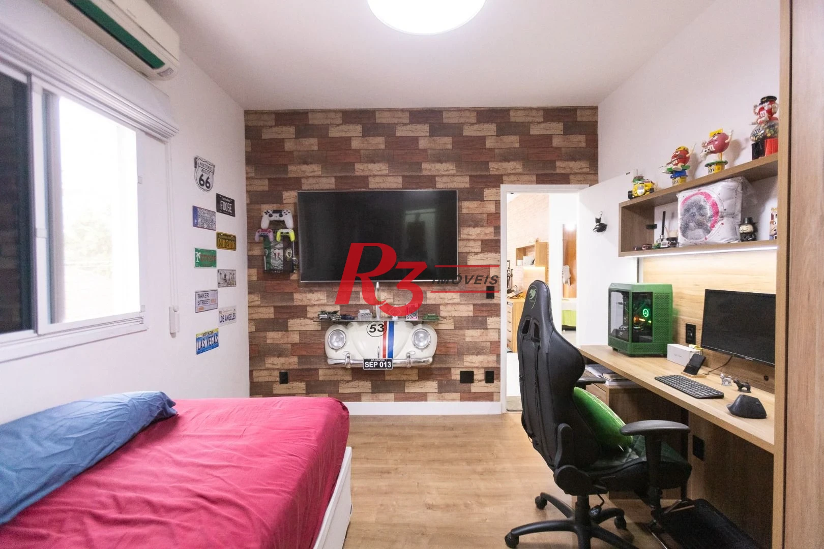Casa com 3 dormitórios à venda, 200 m² por R$ 1.850.000,00 - Campo Grande - Santos/SP