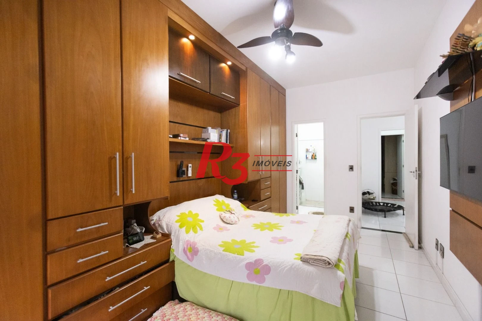 Casa com 3 dormitórios à venda, 200 m² por R$ 1.850.000,00 - Campo Grande - Santos/SP