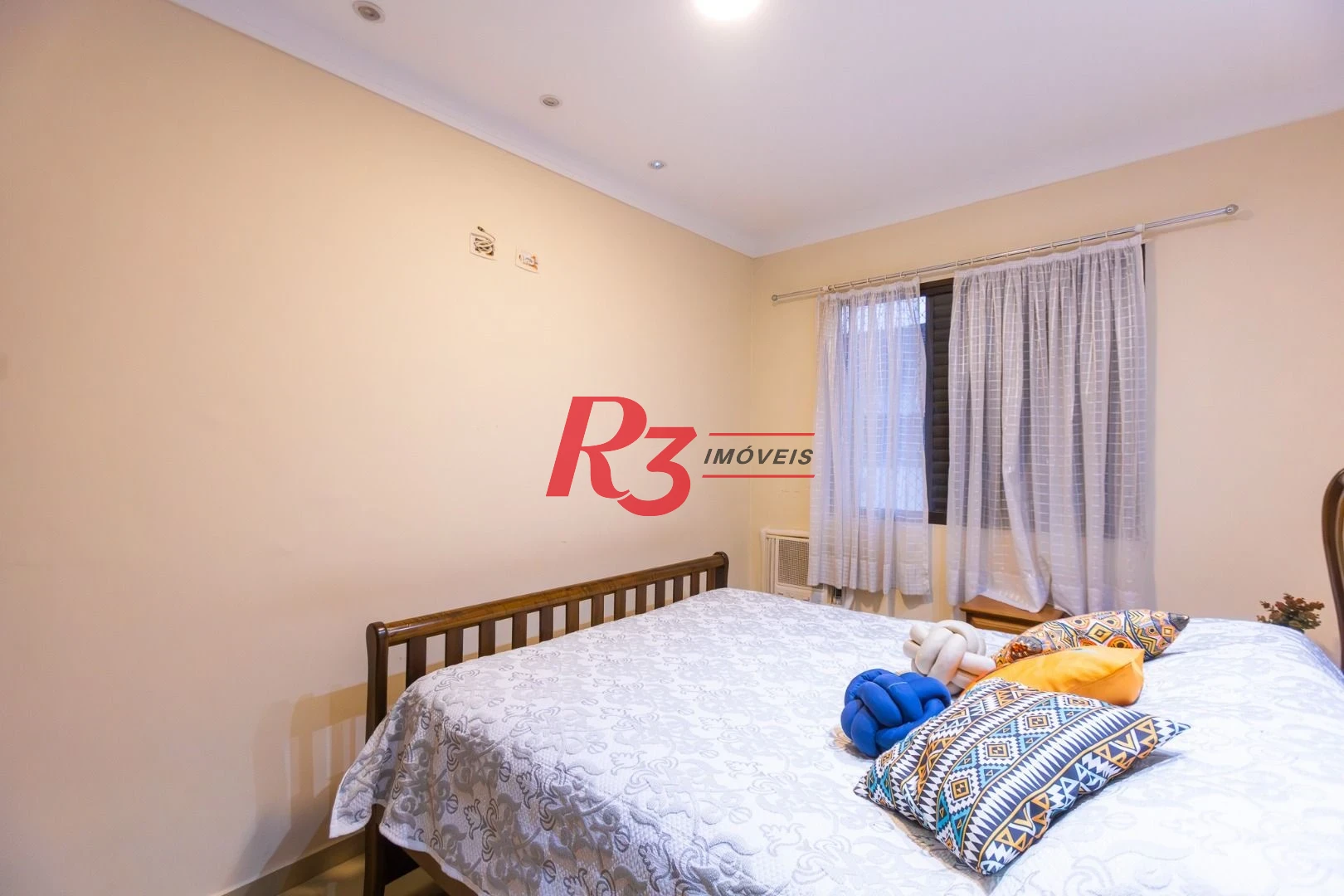 Casa com 3 dormitórios à venda, 90 m² por R$ 375.000,00 - Vila São Jorge - Santos/SP
