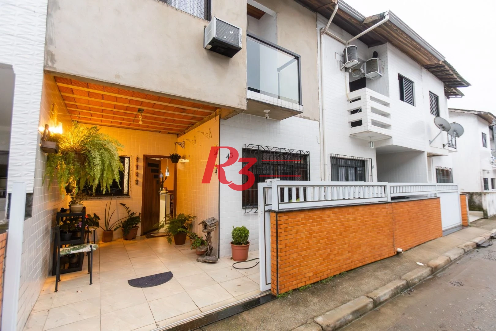 Casa com 3 dormitórios à venda, 90 m² por R$ 375.000,00 - Vila São Jorge - Santos/SP