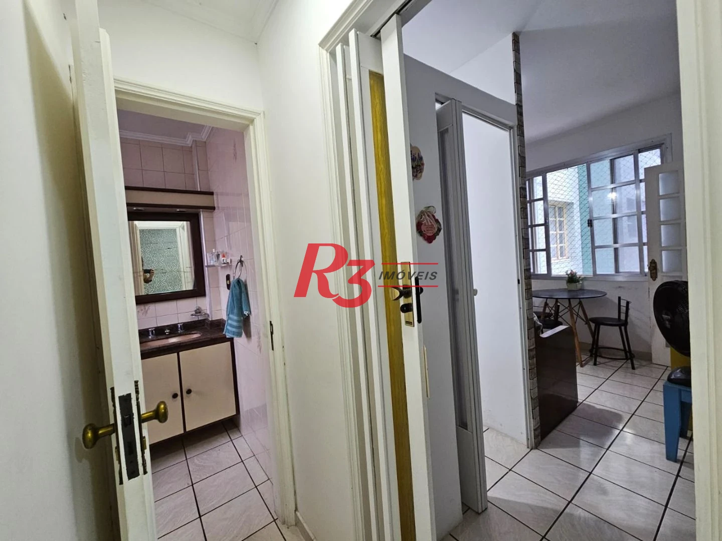 Apartamento com 2 dormitórios à venda, 56 m² por R$ 400.000,00 - José Menino - Santos/SP