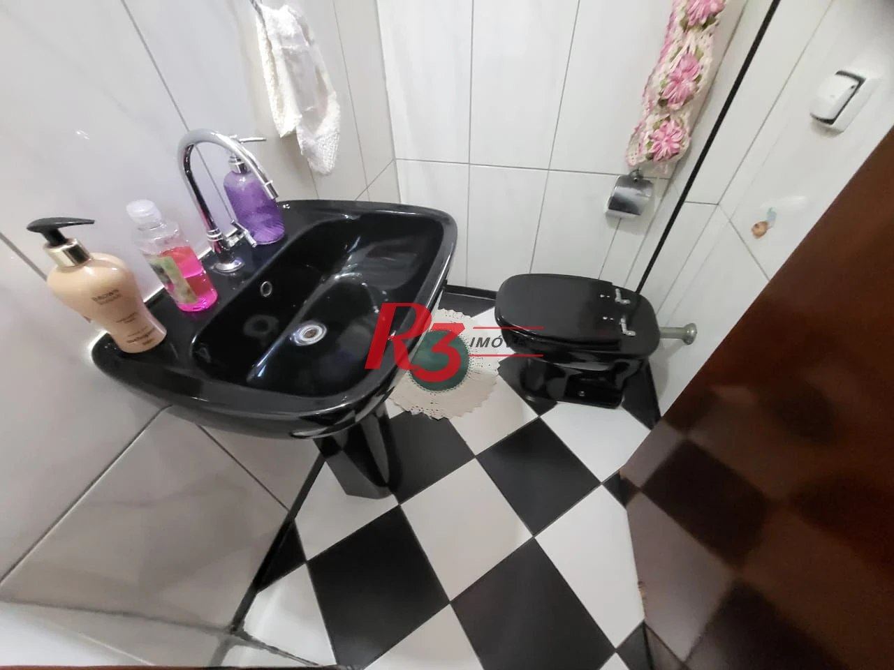 Sobrado com 4 dormitórios à venda, 166 m² por R$ 1.490.000,00 - Embaré - Santos/SP