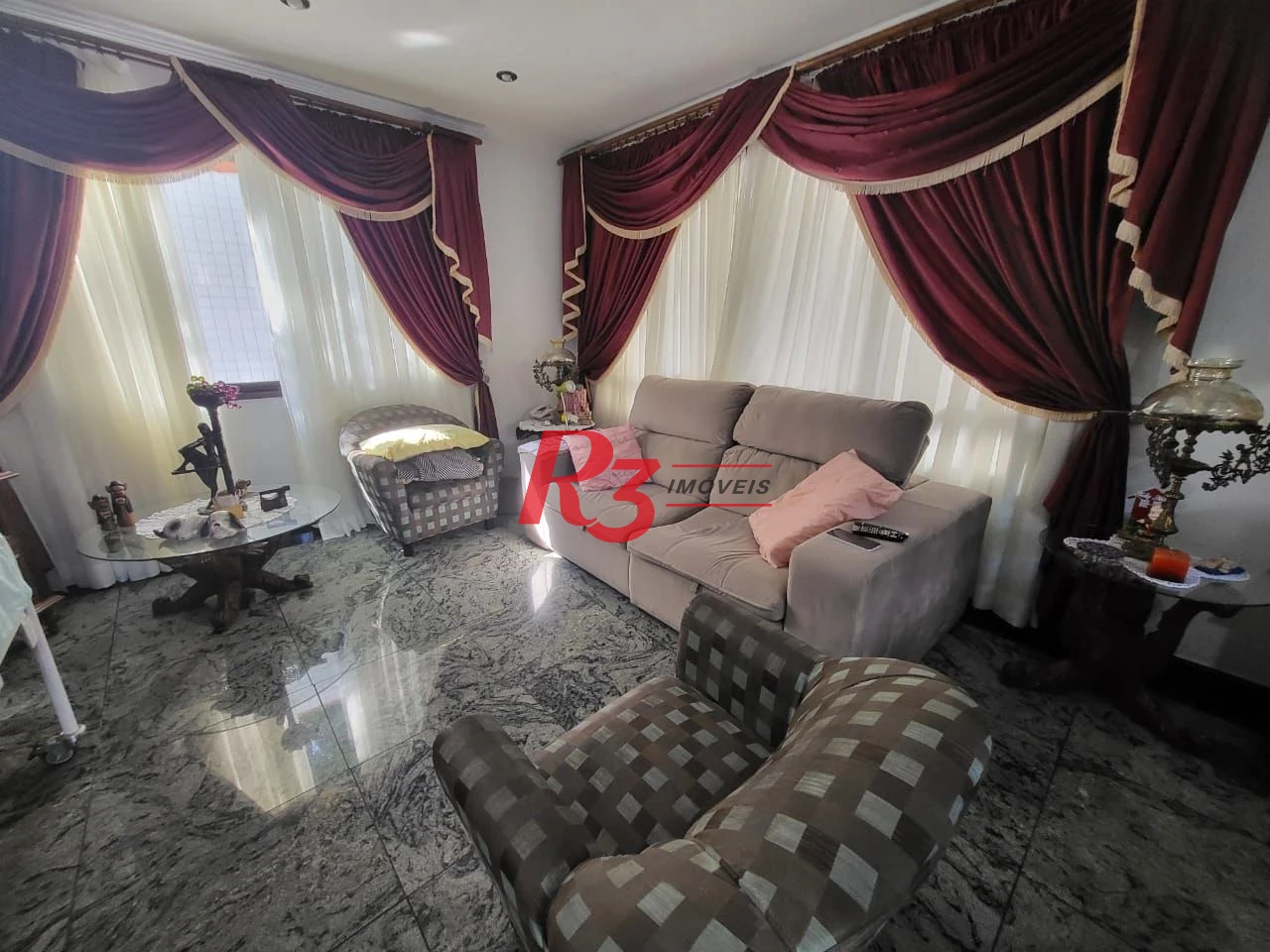 Sobrado com 4 dormitórios à venda, 166 m² por R$ 1.490.000,00 - Embaré - Santos/SP