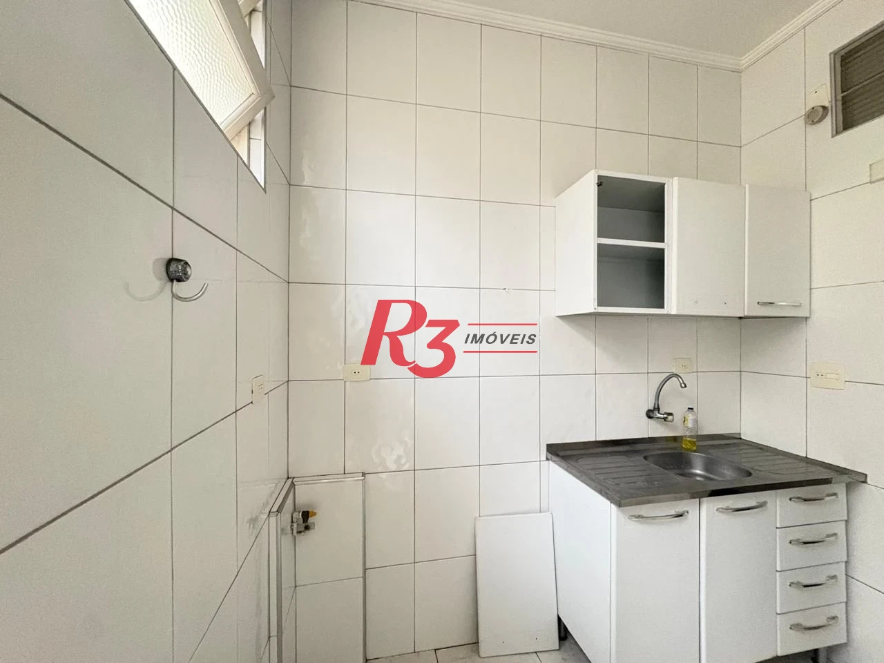 Apartamento com 2 dormitórios para alugar, 64 m² por R$ 3.500,02/mês - Boqueirão - Santos/SP