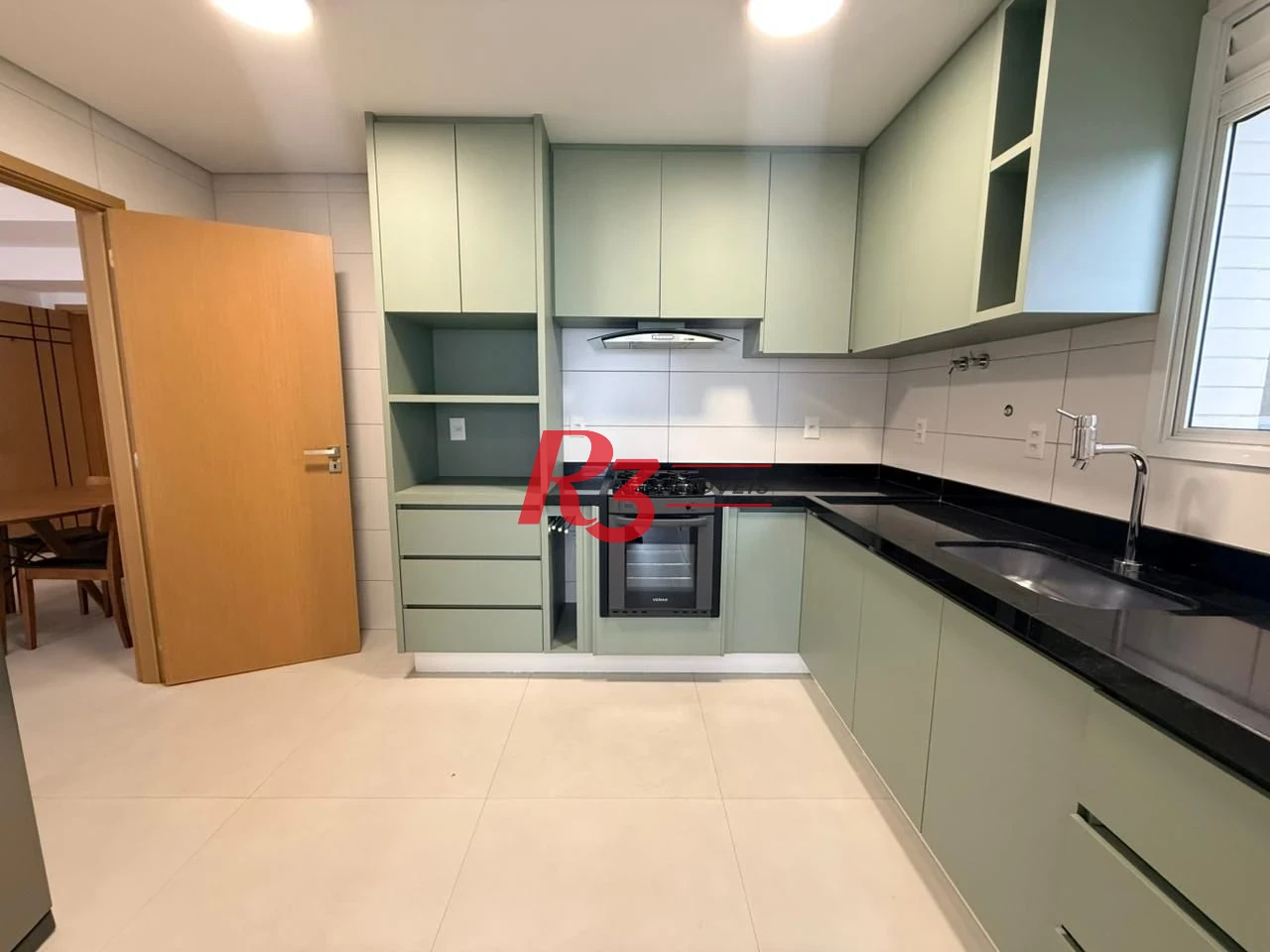 Apartamento com 2 dormitórios à venda, 99 m² por R$ 2.300.000,00 - Aparecida - Santos/SP
