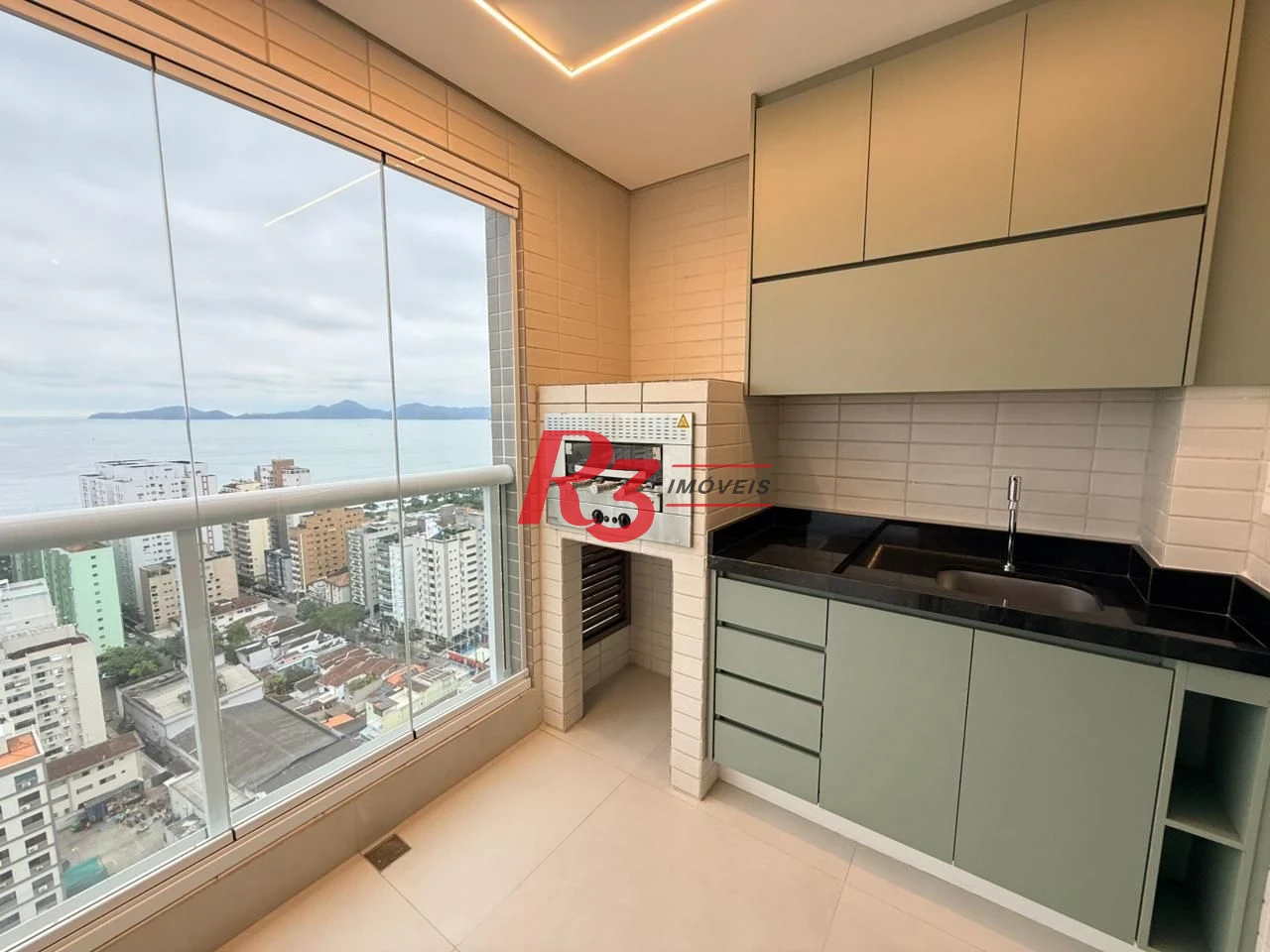 Apartamento com 2 dormitórios à venda, 99 m² por R$ 2.300.000,00 - Aparecida - Santos/SP