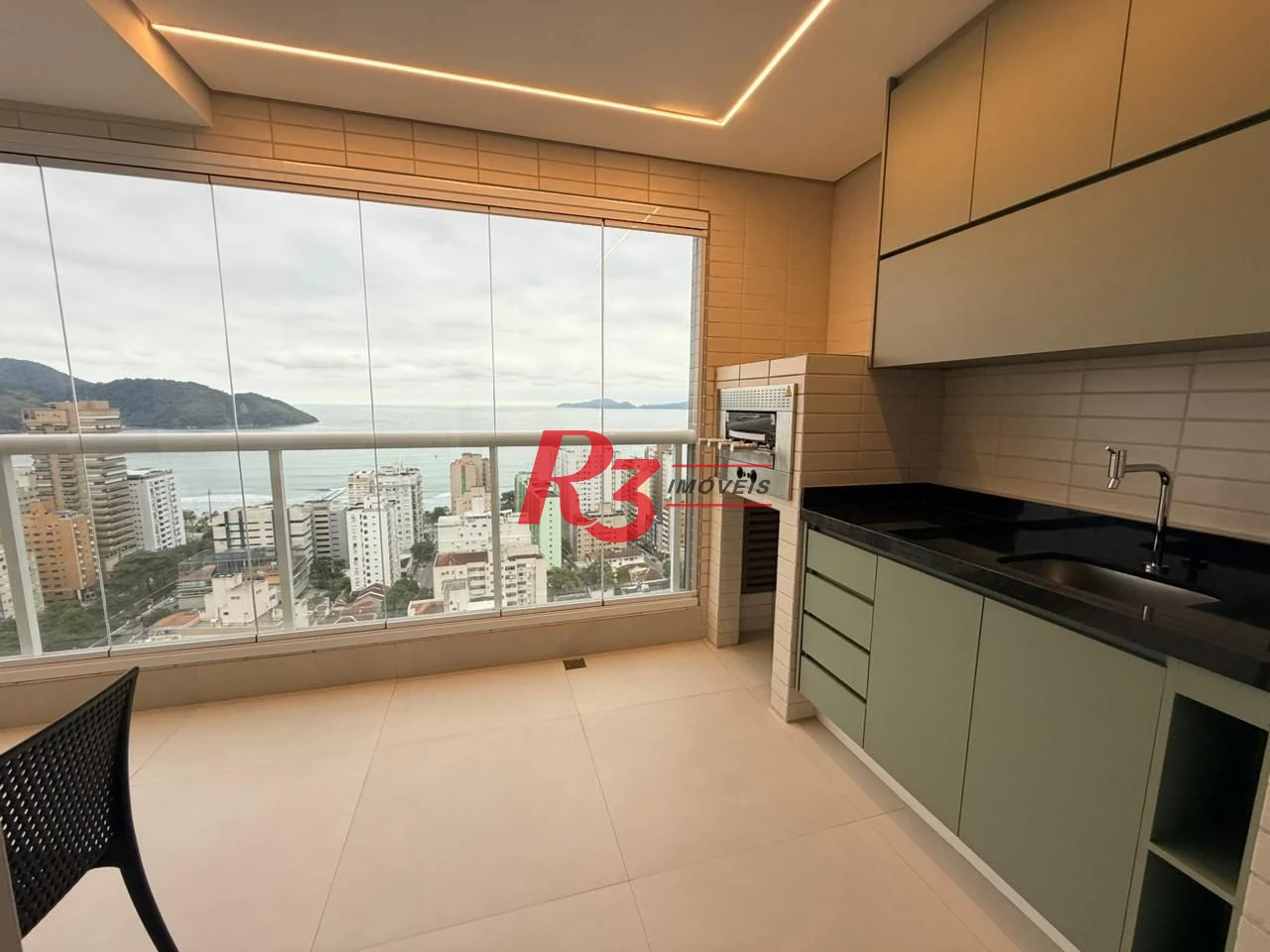 Apartamento com 2 dormitórios à venda, 99 m² por R$ 2.300.000,00 - Aparecida - Santos/SP