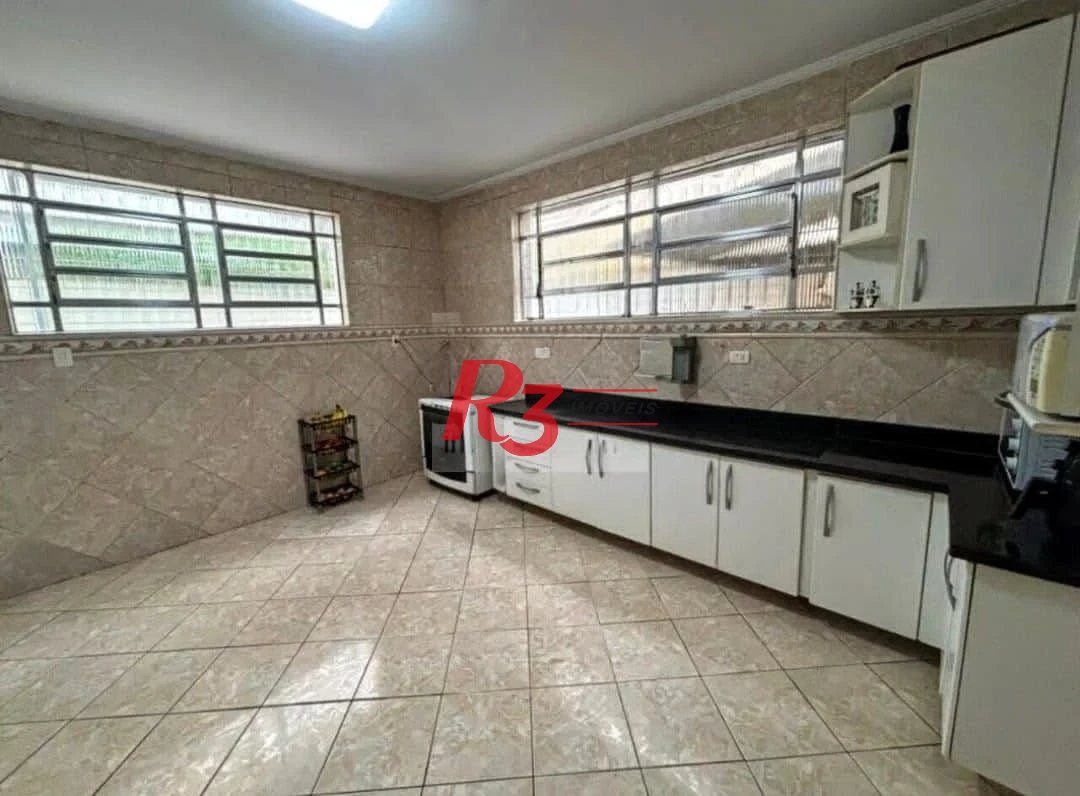 Sobrado com 3 dormitórios à venda, 208 m² por R$ 1.490.000,00 - Ponta da Praia - Santos/SP