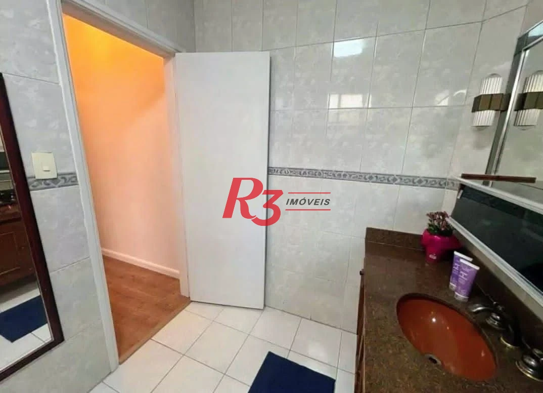 Sobrado com 3 dormitórios à venda, 208 m² por R$ 1.490.000,00 - Ponta da Praia - Santos/SP
