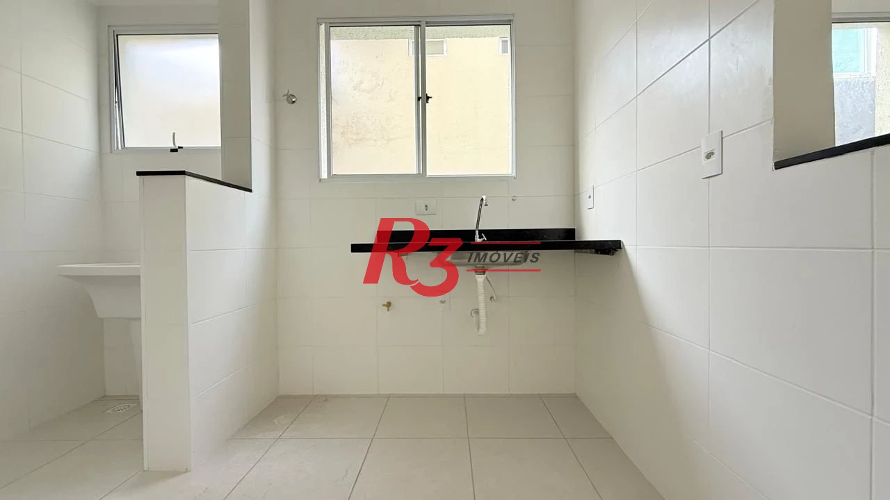 Apartamento com 2 dormitórios à venda, 47 m² por R$ 360.000,00 - Vila Voturuá - São Vicente/SP