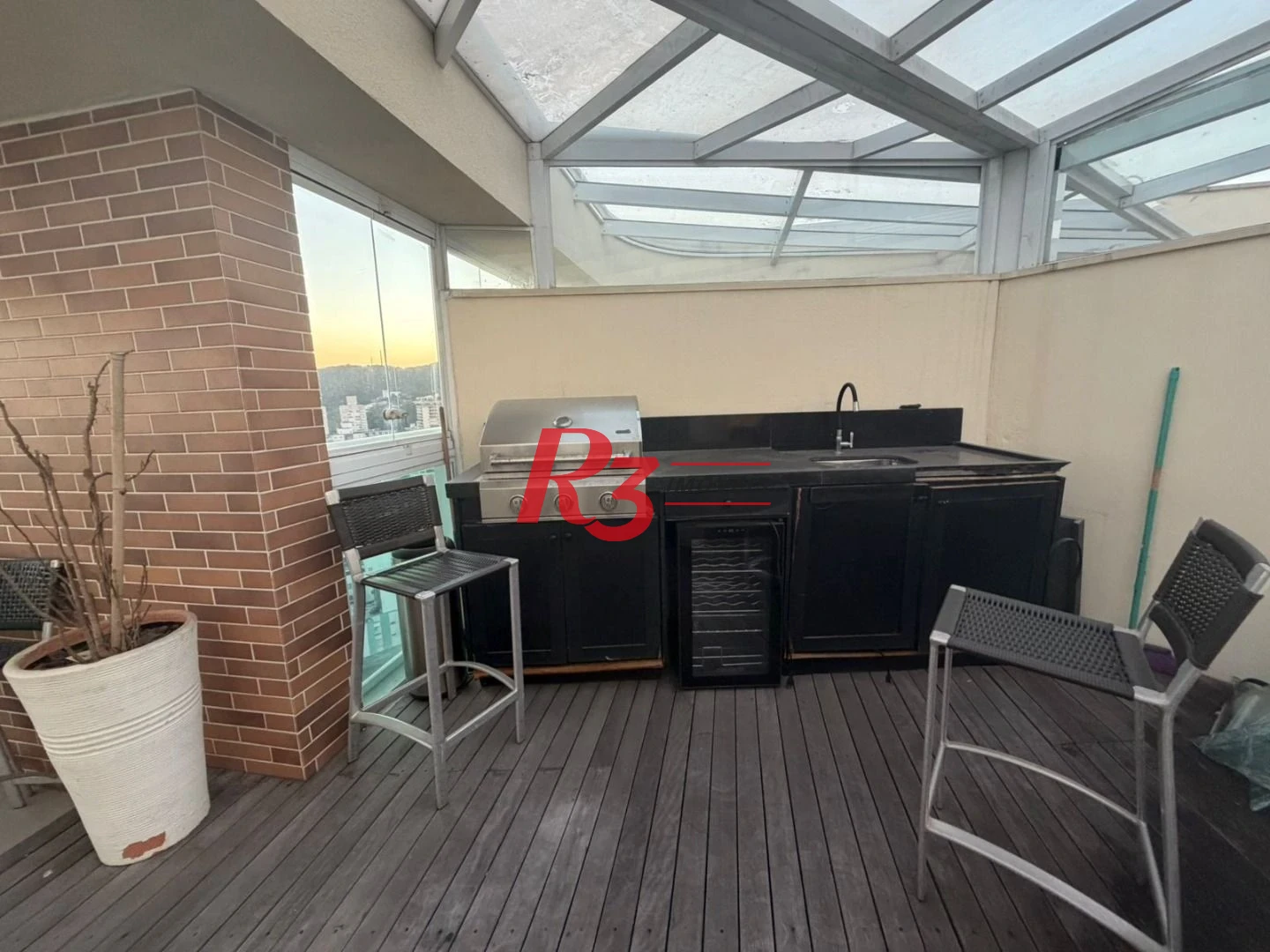 Cobertura com 1 dormitório à venda, 129 m² por R$ 1.330.000,00 - Pompéia - Santos/SP