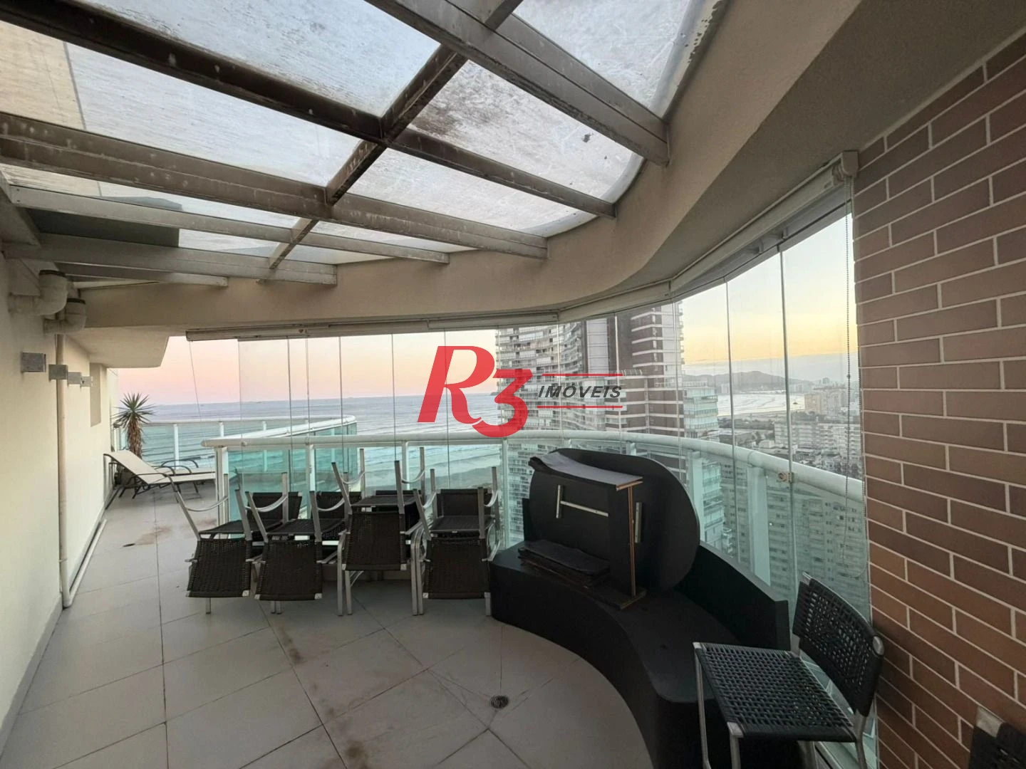 Cobertura com 1 dormitório à venda, 129 m² por R$ 1.330.000,00 - Pompéia - Santos/SP