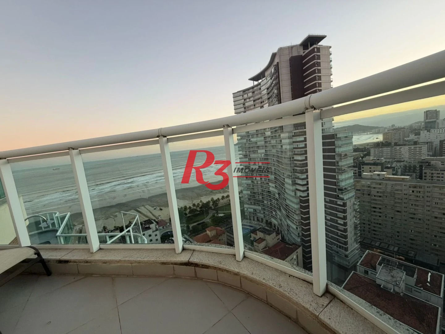 Cobertura com 1 dormitório à venda, 129 m² por R$ 1.330.000,00 - Pompéia - Santos/SP